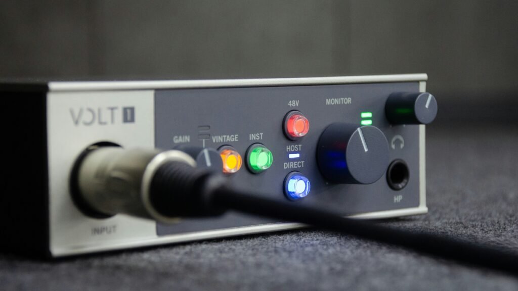 gamercomp-ru-1gKniUpyNI8-unsplash-min Budget Audio Interface: Universal Audio Volt 1 Audio Interface